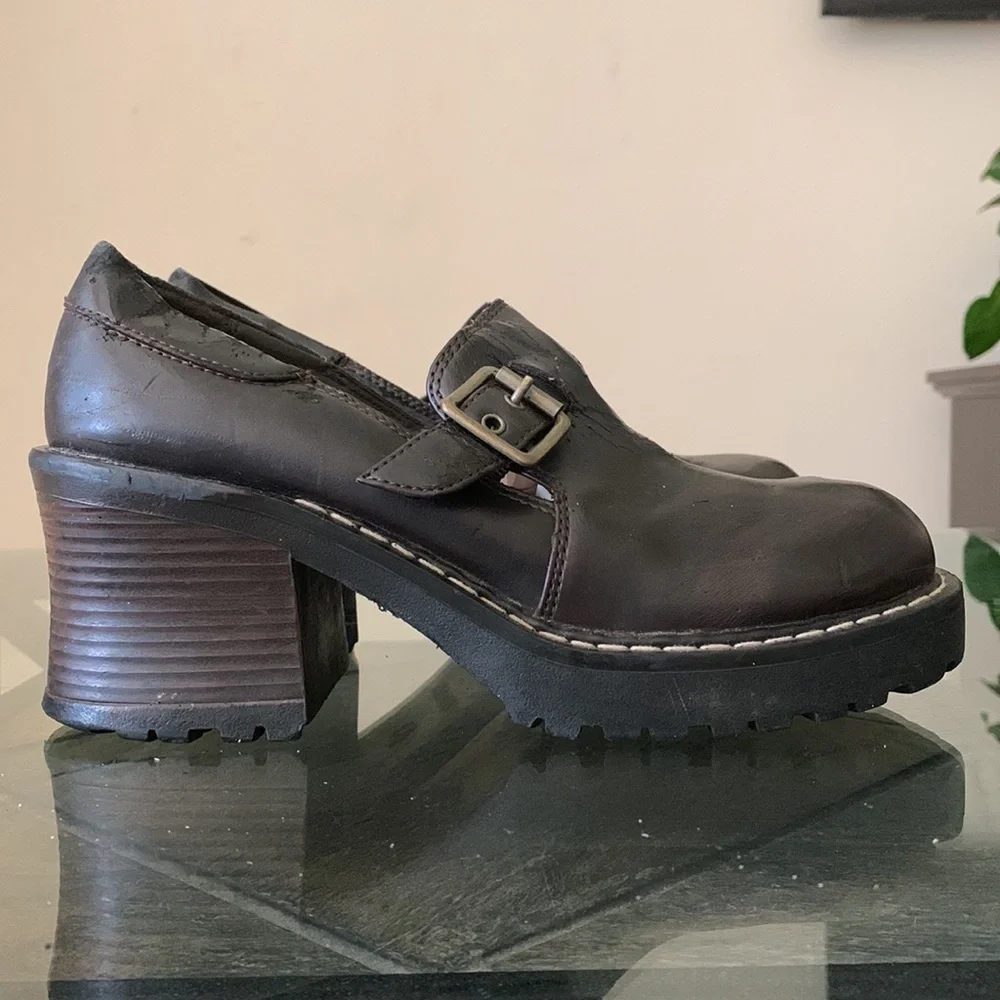 HOT TOMATO CHUNKY PLATFORM LOAFERS